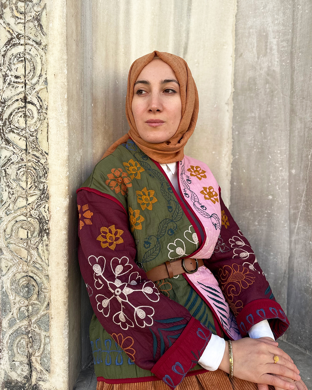 A symbolic approach in a two-dimensional scene