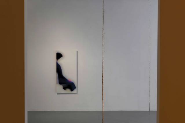 Recurring moments in ambiguity: second time with the chair