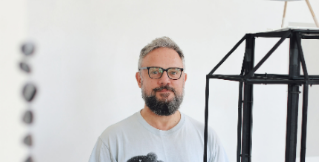 Sahtekâr bir çöpçatan