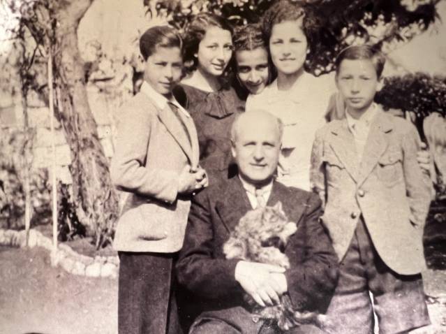 YEL, TOZ, PORTRELER: Mübin Orhon