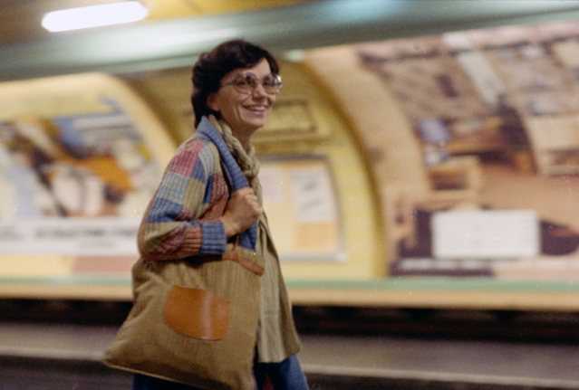 YEL, TOZ, PORTRELER: Athena Daponte