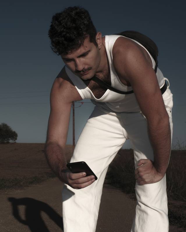 Anlatılan ile gösterilen arasında