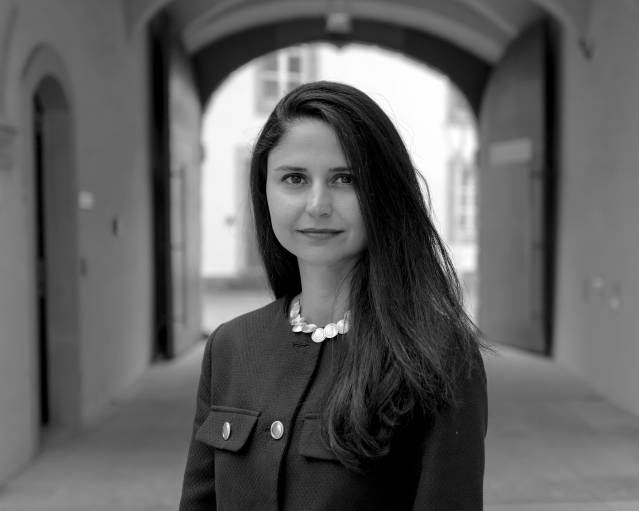 Kendi kendimize yetemezken