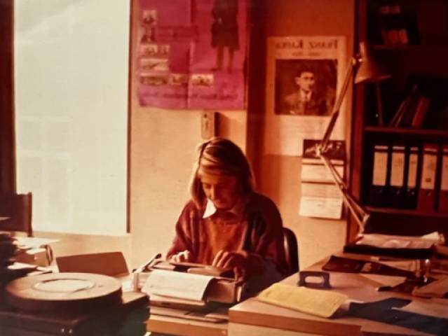 YEL, TOZ, PORTRELER: Tezer Özlü