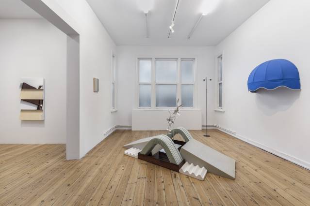 Merve Denizci,&nbsp;S&uuml;regelen b&uuml;t&uuml;n bu şeyler arasında&nbsp;sergisiden g&ouml;r&uuml;n&uuml;m, Martch Art Project izniyle, Fotoğraf: Zeynep Fırat