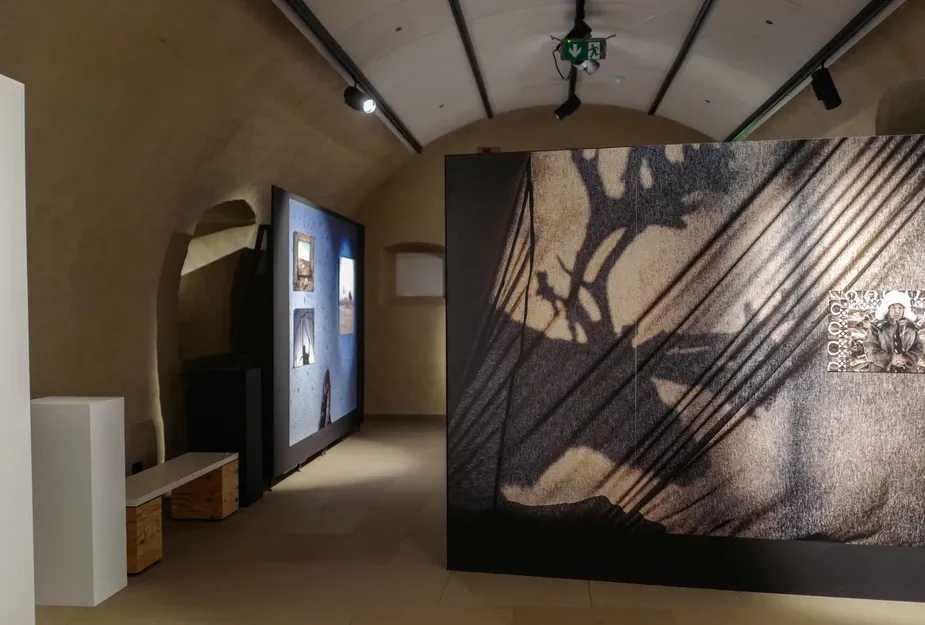 Earth Is Not Flat But Soon Will Be, Sergiden g&ouml;r&uuml;n&uuml;m